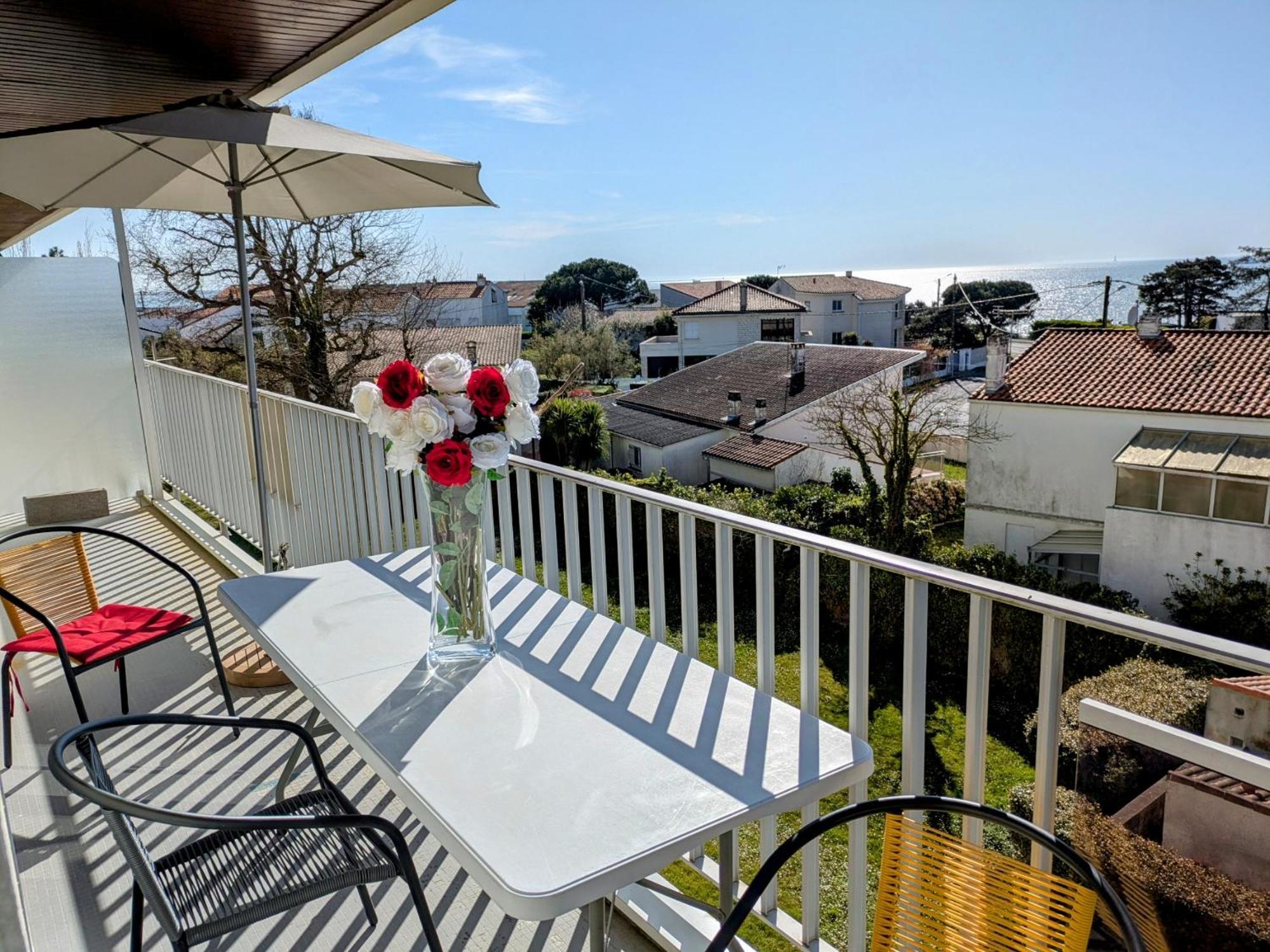 Appartement Vue Mer 180Deg Saint-Georges-de-Didonne Exterior foto